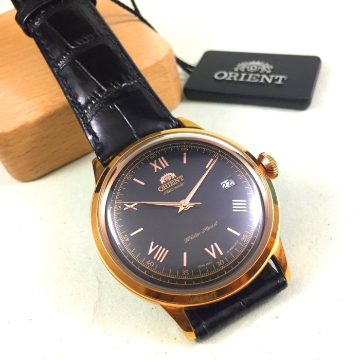 全新 公司貨 ORIENT 東方錶，DATE系列-羅馬競技機械錶 (黑_皮帶)  WJ FER24008B  免運