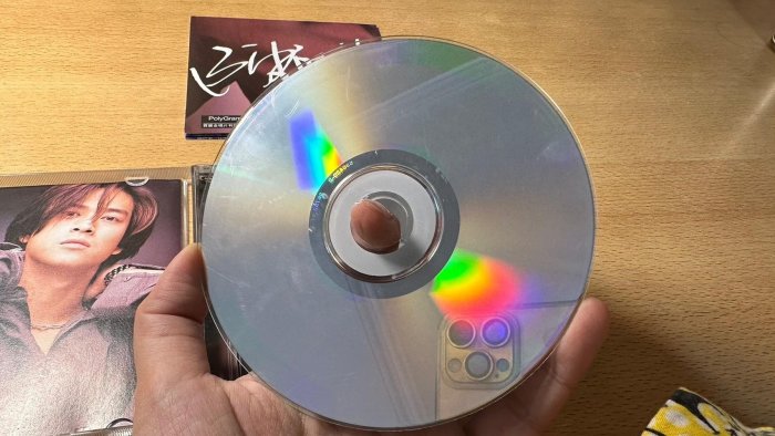 欣紘二手CD   附印刷簽名小海報寫真 陳曉東 心有獨鍾 CD+VCD！