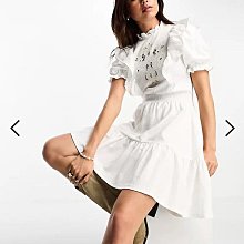 (嫻嫻屋) 英國ASOS-Miss Selfridge白色荷葉摺邊高領透膚蕾絲泡泡袖上衣洋裝 EH23