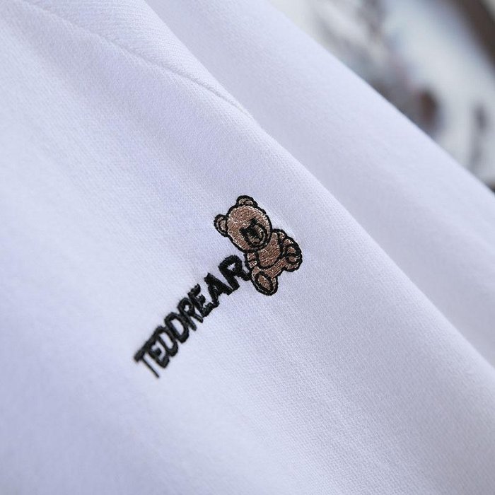 ✨免運費✨ GH 大碼 刺繡字母小熊 T恤 寬鬆長版上衣【費歐娜】D231205