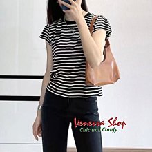 VENESSA~ 新款 漂亮顯瘦 簡約撞色條紋 女の圓領泡泡小飛袖T恤上衣 大碼 2色 (P1522)