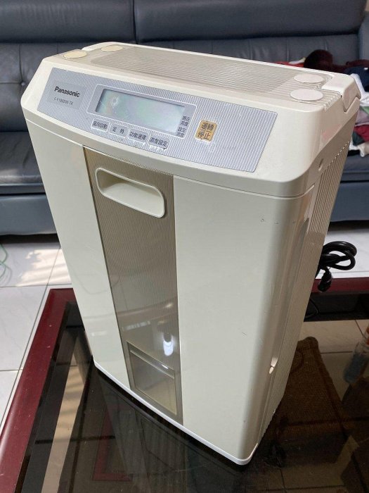 【優質二手除濕機】Panasonic F-Y188BW超大22L、全功能液晶顯示、節能標章！