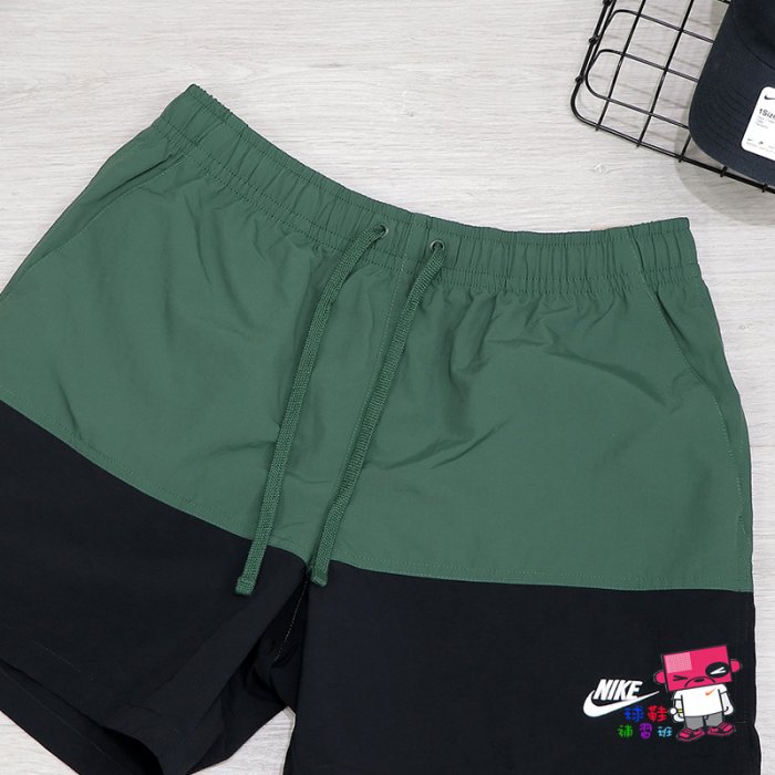 球鞋補習班 NIKE NSW CLUB SHORTS 綠黑 海灘 梭織 抽繩 刺繡字勾 運動短褲 FB7812-323