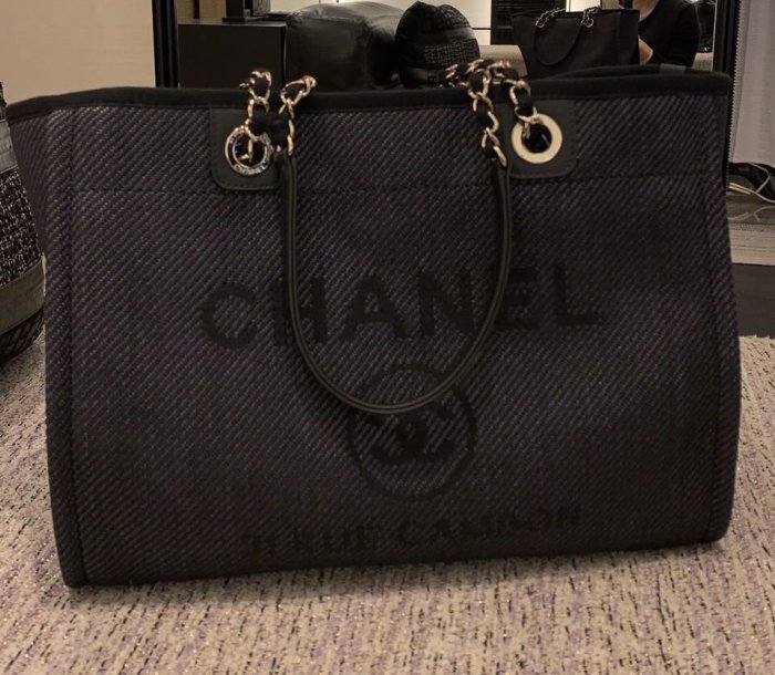 Chanel tote bag 大款沙灘包-黑灰色極難買的美包