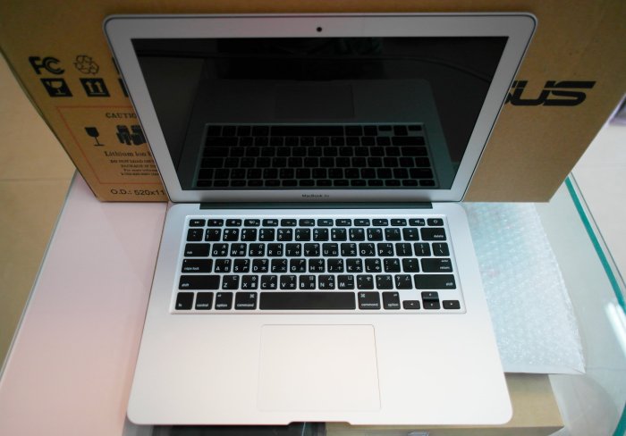 Macbook Air i5 Early 2015 8G RAM 128G HD Graphics 6000