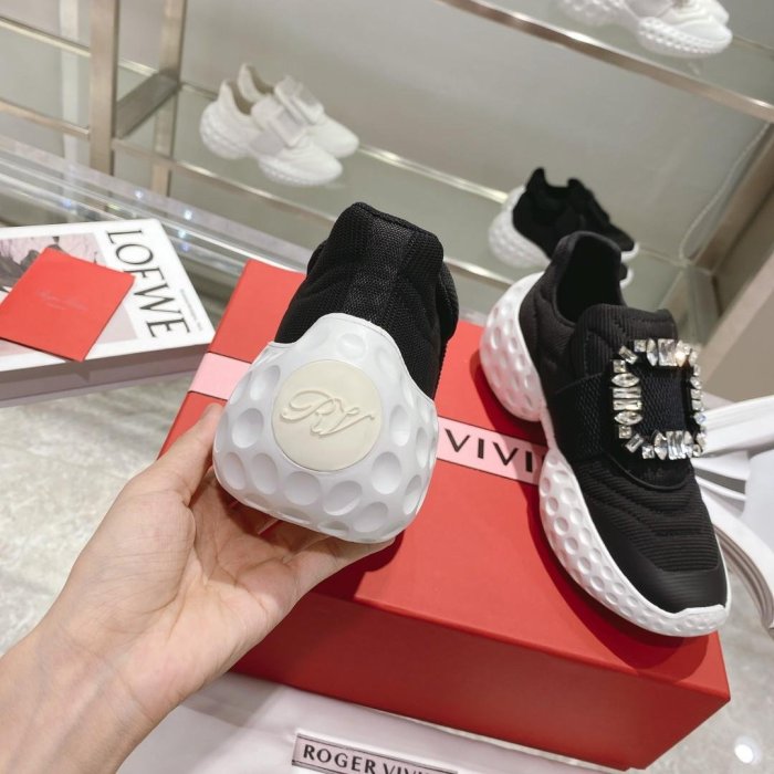 【King女王代購】Roger Vivier 2023新款方鑽老爹鞋女厚底增高網面運動鞋百搭休閒鞋 35-40