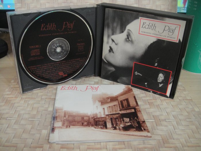 J6547 伊迪絲琵雅芙 Edith Piaf    Versions Inedites EN Public / 雙CD