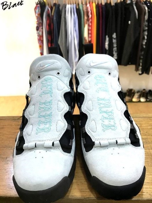 (五折出清) BLACK全新NIKE AIR MORE MONEY日本限定Uptempo日幣大AIR日文字體麂皮球鞋