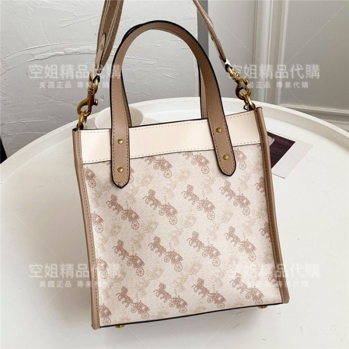 空姐代購 Coach 3866 熱賣新款 Field Tote22 馬車印花 女士小號子母包 托特包 寬長肩帶 附購證