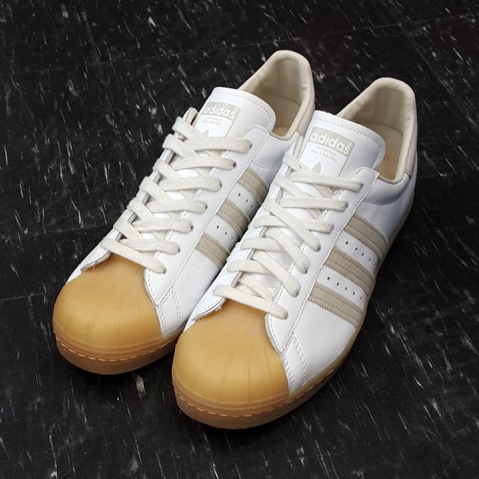 adidas SUPERSTAR 80s GUM 貝殼頭 白色 米白色 奶油 膠底 薄鞋舌 復古 皮革 Q23003