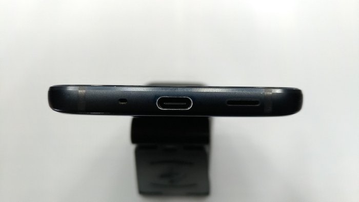 九成新HTC U11+ 4G/64G 透視黑 6吋 2K+顯示螢幕 3D曲面水漾玻璃 3,930mAh電量 IP68防水