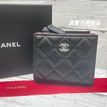 《真愛名牌精品》CHANEL AP3388 黑色 荔枝皮  銀扣 對開扣子 拉鍊短夾 *全新*代購