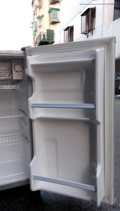 售價:2800元 聲寶 SAMPO 80公升 單門小冰箱(二手冰箱小鮮綠小太陽二手家電