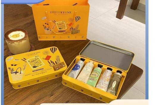 L'OCCITANE 歐舒丹禮盒護手霜 首爾30ml*5支鐵盒套裝 秋冬滋潤手霜 節日伴手禮 交換禮物 回禮 新年禮品