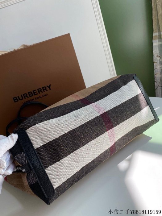 二手 Burberry巴寶莉涂層格紋帆布材質雙面兩用托特包