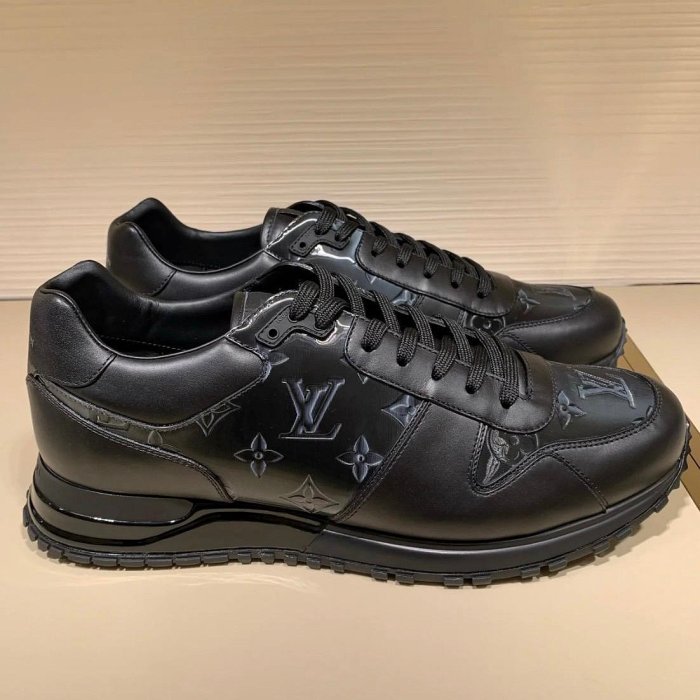 【翰貝格名牌館】全新真品 LV 男款 黑色 Run Away 滿版 Logo 休閒鞋 運動鞋 EU41.5 現貨