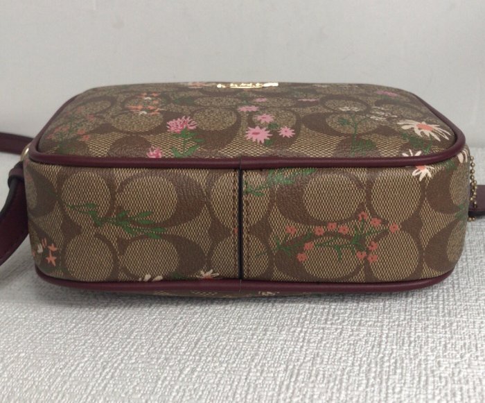 【九妹精品】COACH Ca719  新款包單拉鍊斜挎女包包多隔層 側背包 女包  小相機包