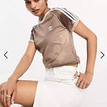 (嫻嫻屋) 英國ASOS-adidas Original米色天鵝絨圓領三條線LOGO袖上衣 EG23