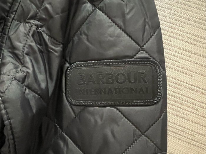 【EZ兔購】正品 Barbour 英國 百年品牌 格紋 菱格紋 風衣 外套 現貨 S