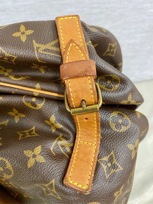 51❤️ LV M42254 雙面馬鞍包 35cm 真品正品已絕版 側背包 斜背包 書包早期收藏 骨董 古董 復古 古著 可調長度肩背帶附肩墊