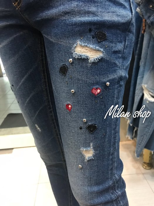 ☆Milan Shop☆網路最低價 正韓Korea推薦款ROD高磅數愛心寶石刺繡微破九分窄管褲S-L$1199(特價)