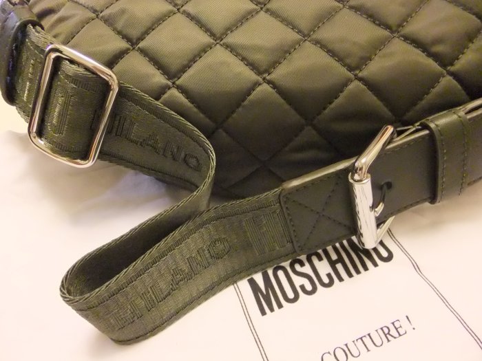 Moschino   墨綠色  logo  腰包  胸口包