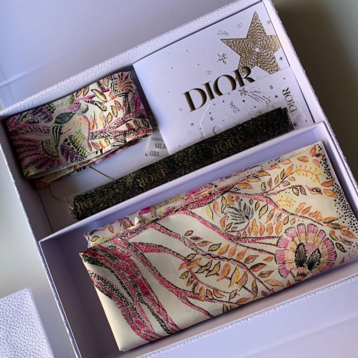 GoodStyle 歐美新款 Dior 限量生命之樹 真絲斜紋方巾+領巾絲帶二件套 優質選擇~特