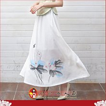 【水水女人國】～中國風美穿在身～水中蓮(白)。古典清雅手繪花休閒棉麻寬鬆大擺度長裙