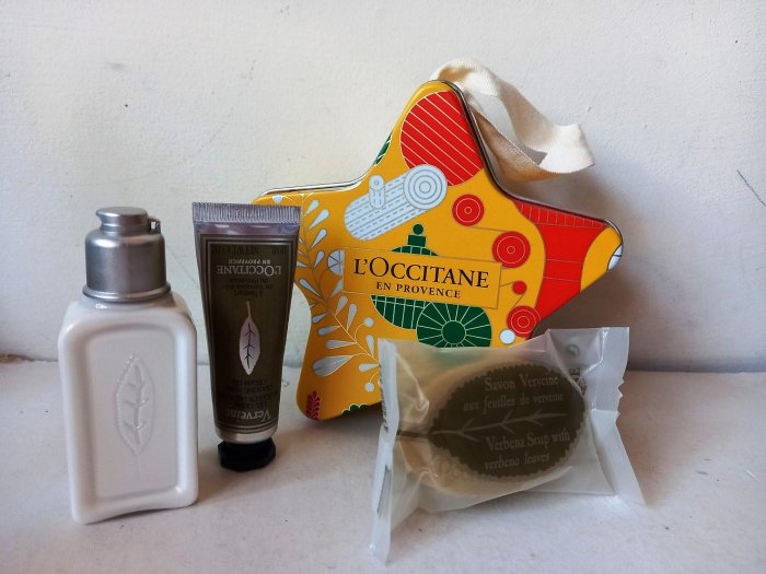 L'OCCITANE 歐舒丹馬鞭草禮盒 身體乳 護手霜 去角質香皂 彩球 節慶限定鐵盒 星型彩球 歡聚限定禮盒 旅行組 情人節 星星 禮盒