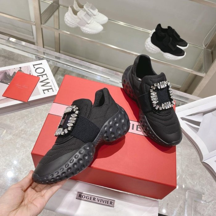 【Lydia代購】Roger Vivier 2023新款方鑽老爹鞋女厚底增高網面運動鞋百搭休閒鞋 35-40 黑色