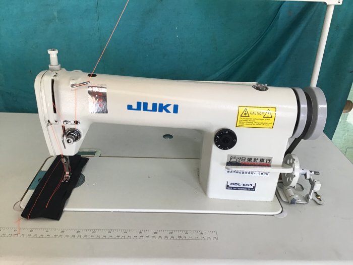 JUKI DDL-555-工業用針車(縫紉機)-二手良品、修改，打樣，贈LED工作燈