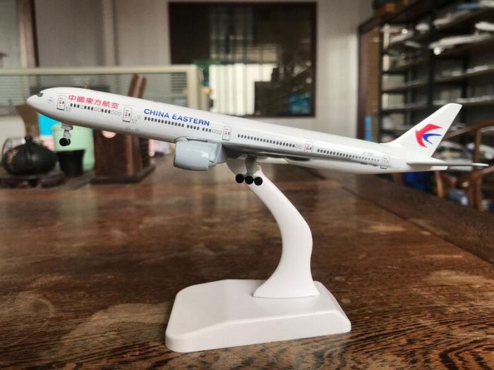 波音 B777 300ER 1/400 印尼航空 多款塗裝可選 客機 民航機 長18.5CM 金屬模型 飛機模型