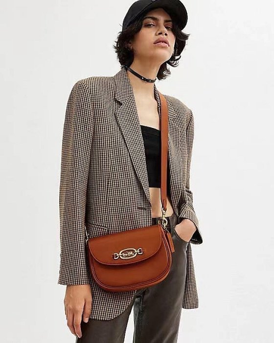 ╭☆包媽子店☆Coach Harley Shoulder Bag 經典馬鞍包 2023新款