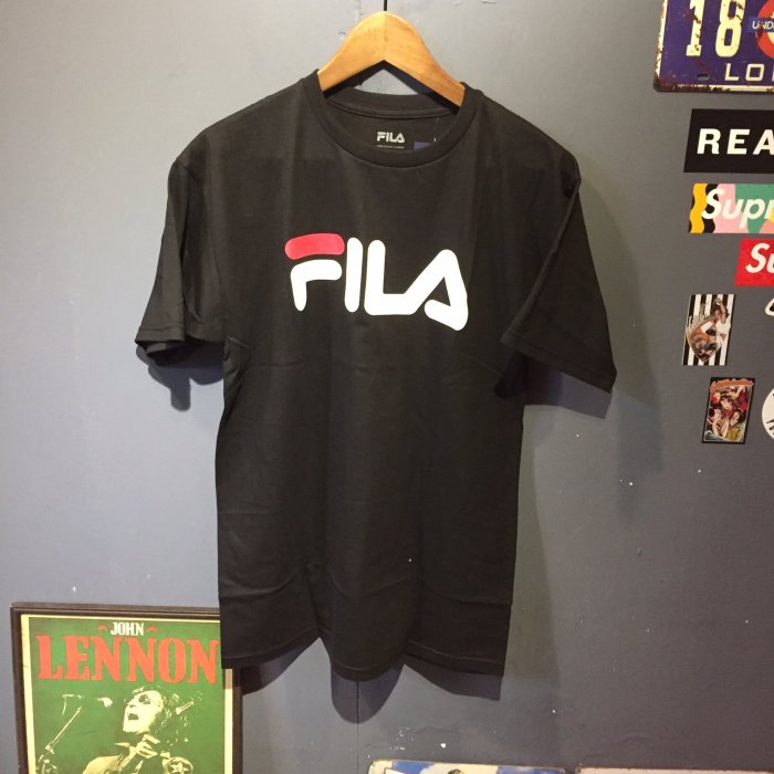 MORE INFO men's fila logo tee shirt BLACL/GERY 現貨+預購