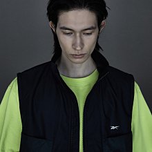 南◇2021 4月 Reebok LIFUL MINIMAL GARMENTS 運動外套  韓國 黑色背心 GU3663