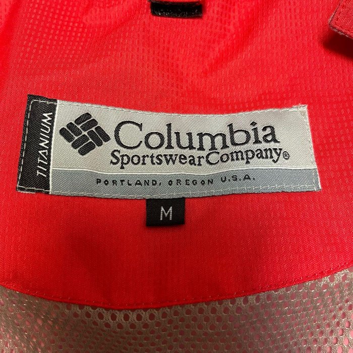 （size M) Columbia 哥倫比亞鈦系列 防風防水外套（sis)