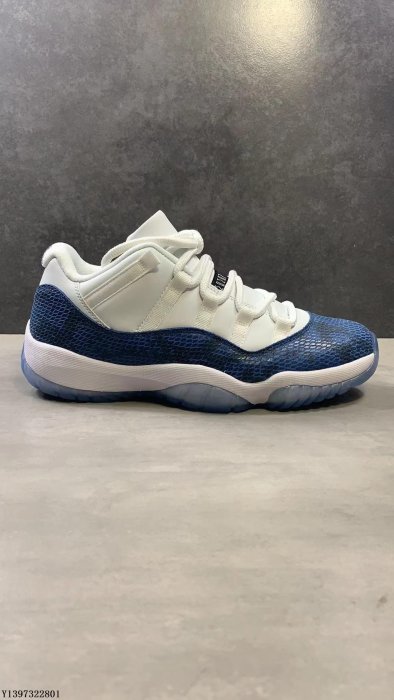 AIR JORDAN 11 LOW LE 藍蛇紋時尚 11代 籃球潮鞋 SNAKE CD6846-102