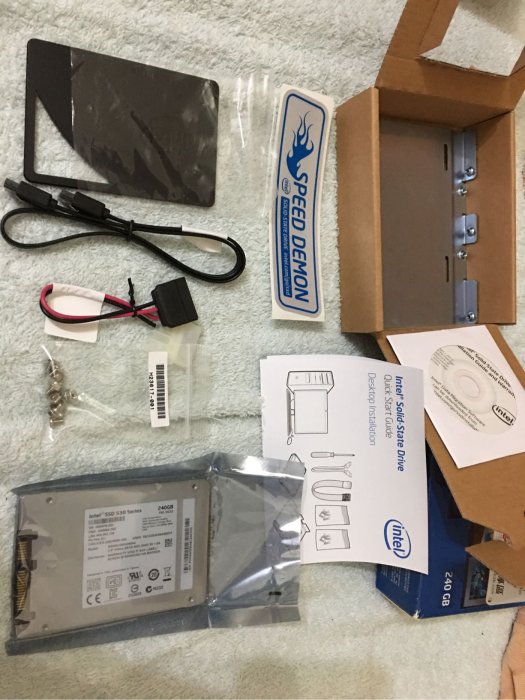 全新未拆封SSD Intel SSD 固態硬碟530 series sata 240GB 240G送裝機工具