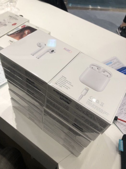 （預購）Apple AirPods 搭配充電盒（新品/原廠公司貨）