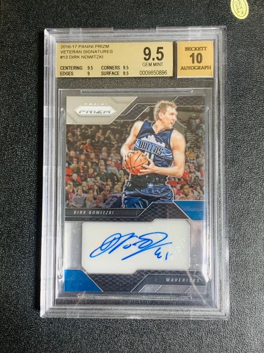 【NBA】達拉斯小牛傳奇 Dirk Nowitzki Prizm 親筆簽名 金屬特卡 BGS鑑定金標 (四項評比)