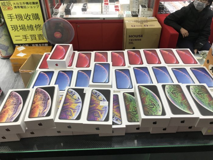 全新跟二手 IPHONE XR 128 128G 128GB 64 64G 64GB 256 256G 256GB香港版