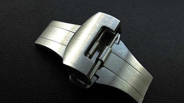 適用於(錶扣端)為20mm or 22mm的皮錶帶之沛娜海panerai風格適用雙按式不鏽鋼製飛機扣