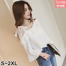 【V2554】SMILE-性感香氛．斜肩蕾絲綁帶荷葉邊喇叭袖上衣