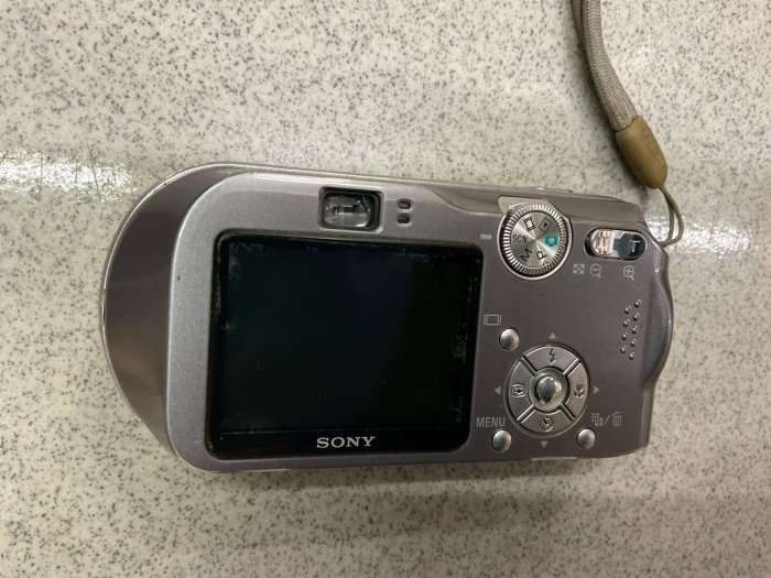 [保固一年][高雄明豐] 公司貨 Sony P200 數位相機 功能都正常 便宜賣 tx7 tx9 tx100 [A1702]