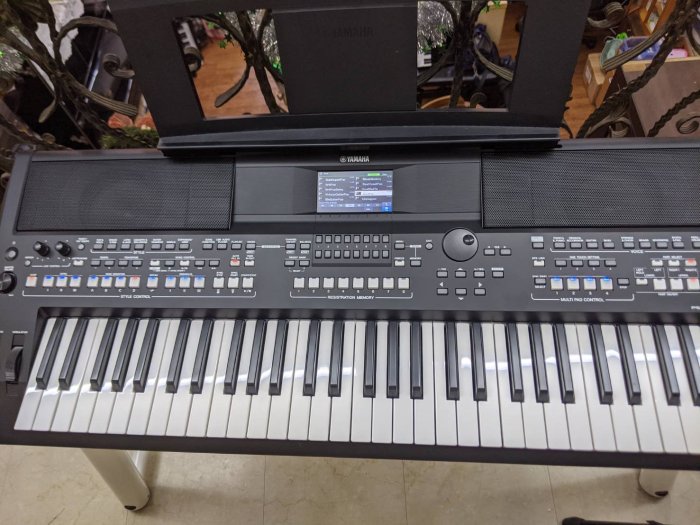 律揚樂器 展示 Yamaha PSR-sx600 61鍵 電子琴 Yamaha psr 473自動伴奏琴 合成器 演奏街頭藝人初學表演用 自彈自唱