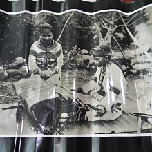 早期日據時代台灣泰雅族織布的婦女大張照片長寬約72x52公分複製照片