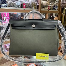 ☆最愛二手精品☆ HERMES ZIP HERBAG 39cm 全新愛馬仕軍綠色帆布拼黑色皮革銀釦兩用包肩背包手提包 39 C3588 橫式寬版男款男用新款