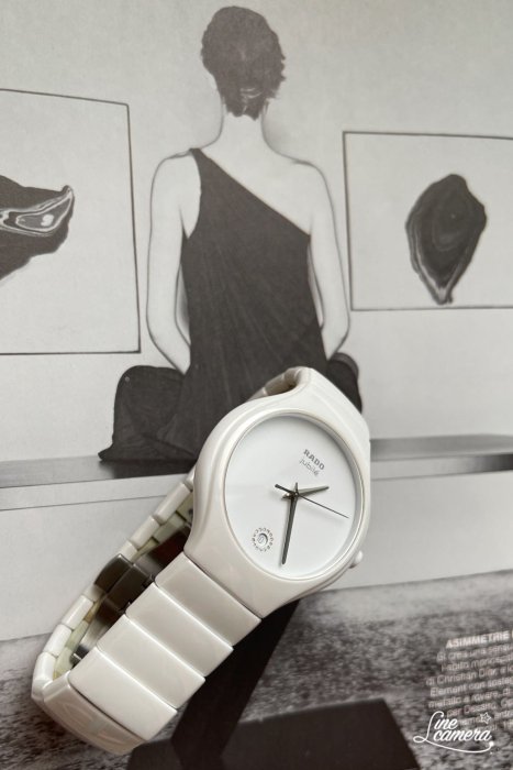 少使用的男女中性Rado 雷達Diastar Ceramics白色陶瓷錶，剛寶島保養回來，只附盒及多餘錶節，歡迎參考，圖六為示意圖，只售白色圓形錶，不含黑色款