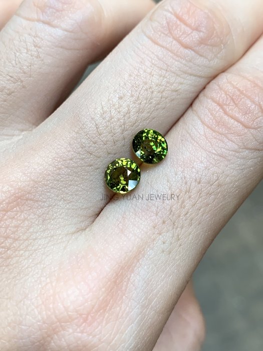 JING YUAN JEWELRY綠色馬里榴石（mali garnet) 一組兩顆2.16ct 顏色濃郁火光好淨度高