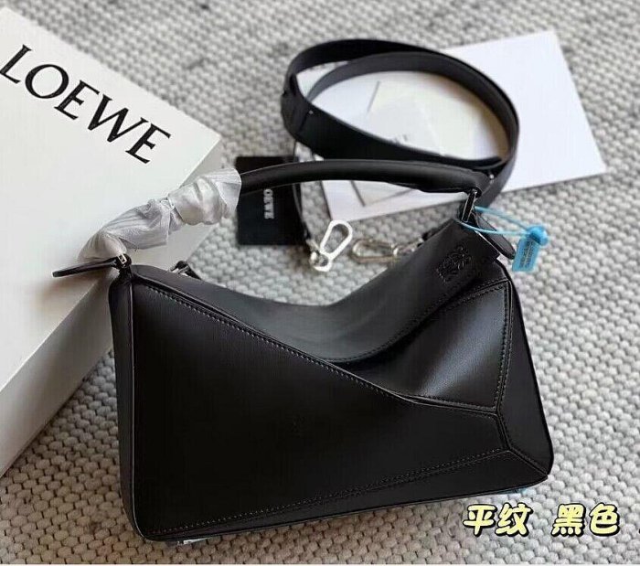 美國代購 LOEWE 羅意威新款牛皮拚色puzzle幾何包斜跨包大號*附購證